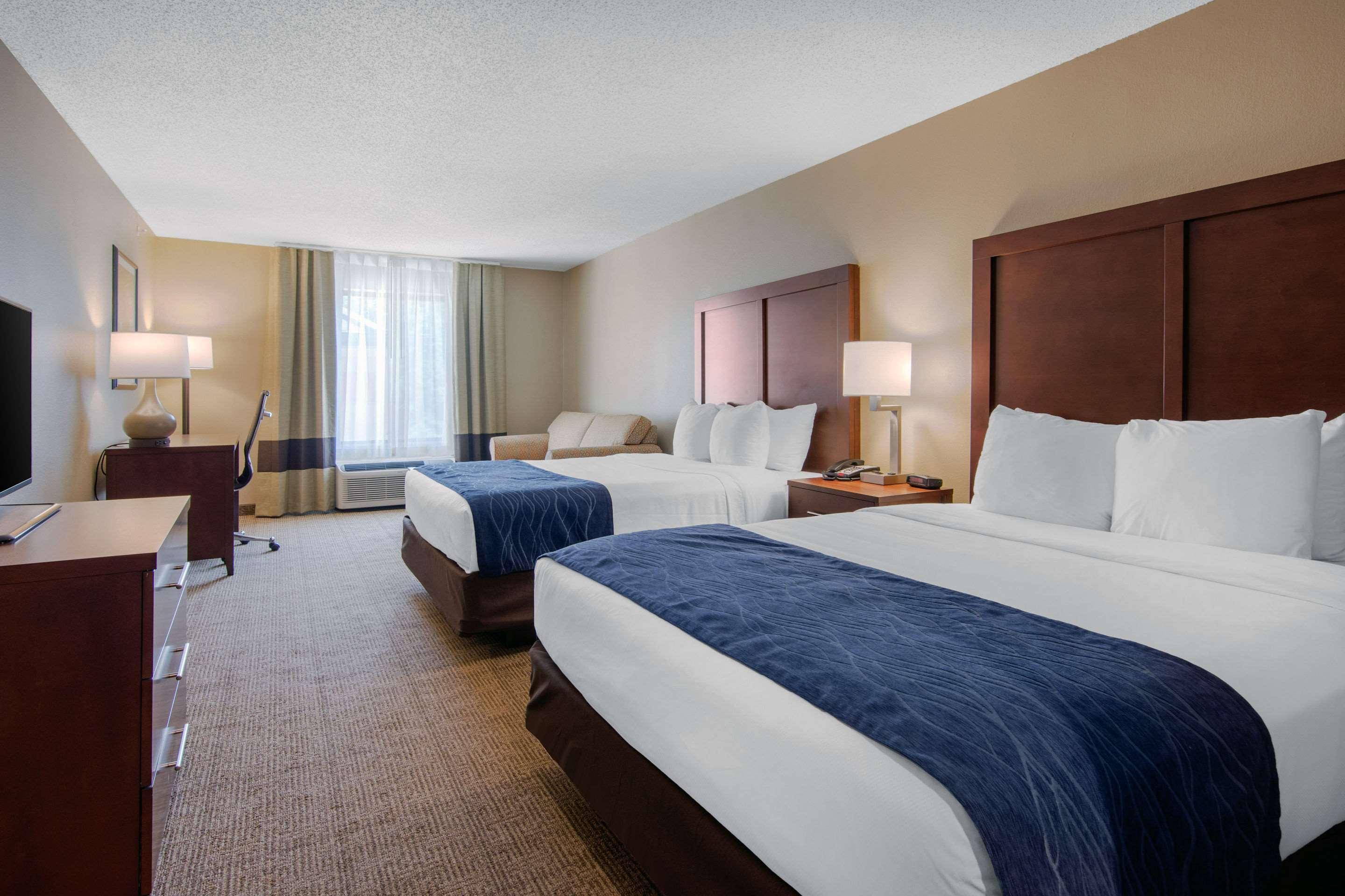 Comfort Inn & Suites Cooperstown - Milford Екстериор снимка