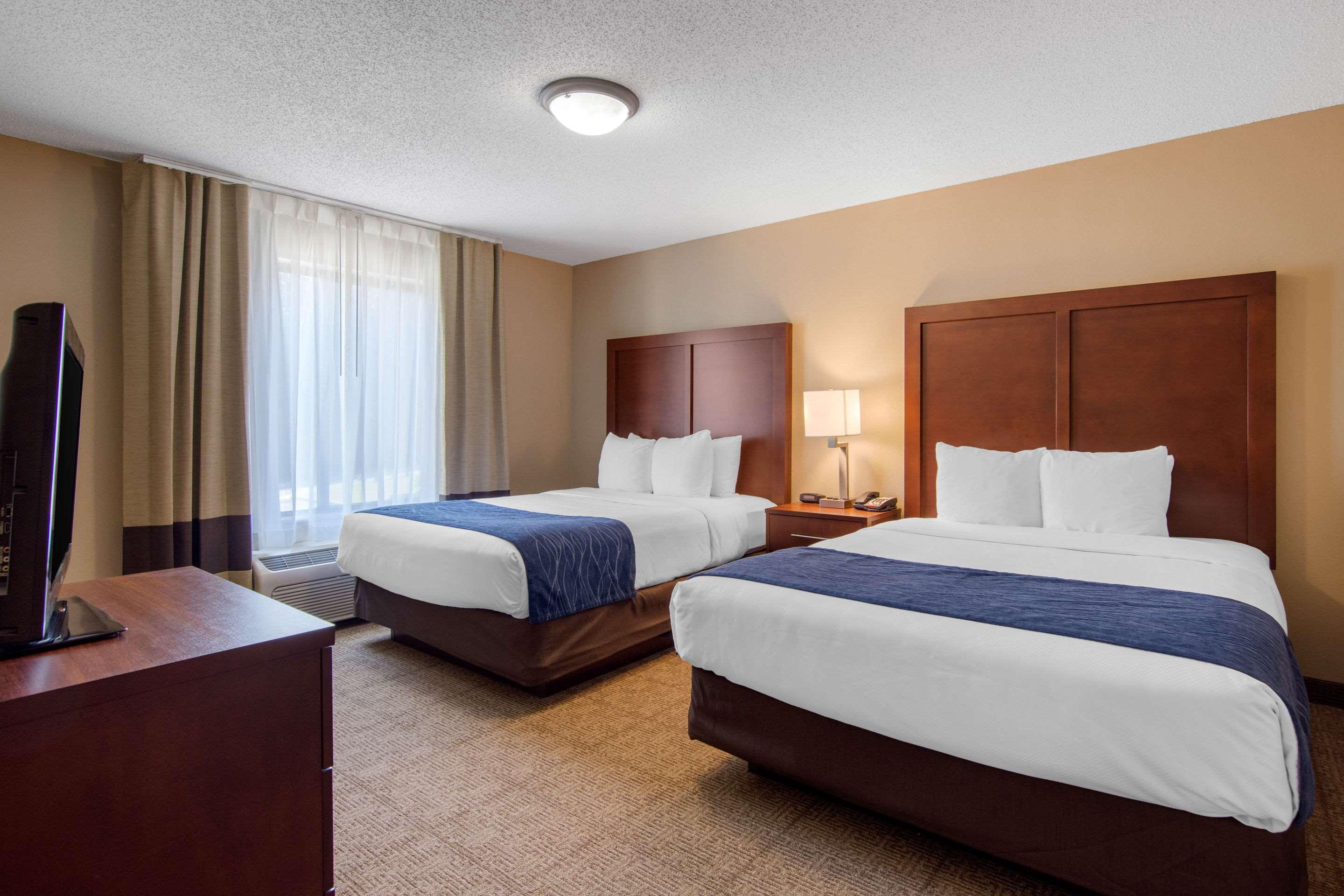 Comfort Inn & Suites Cooperstown - Milford Екстериор снимка