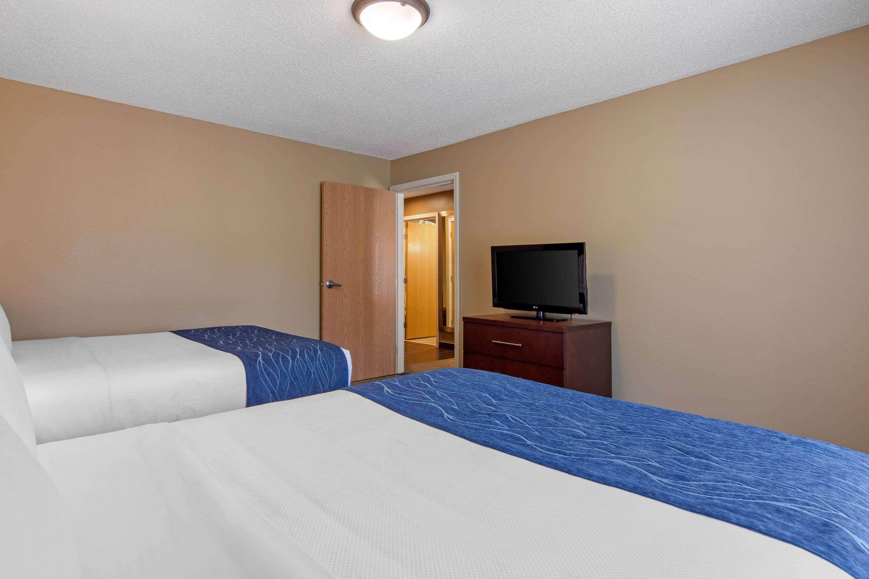 Comfort Inn & Suites Cooperstown - Milford Екстериор снимка