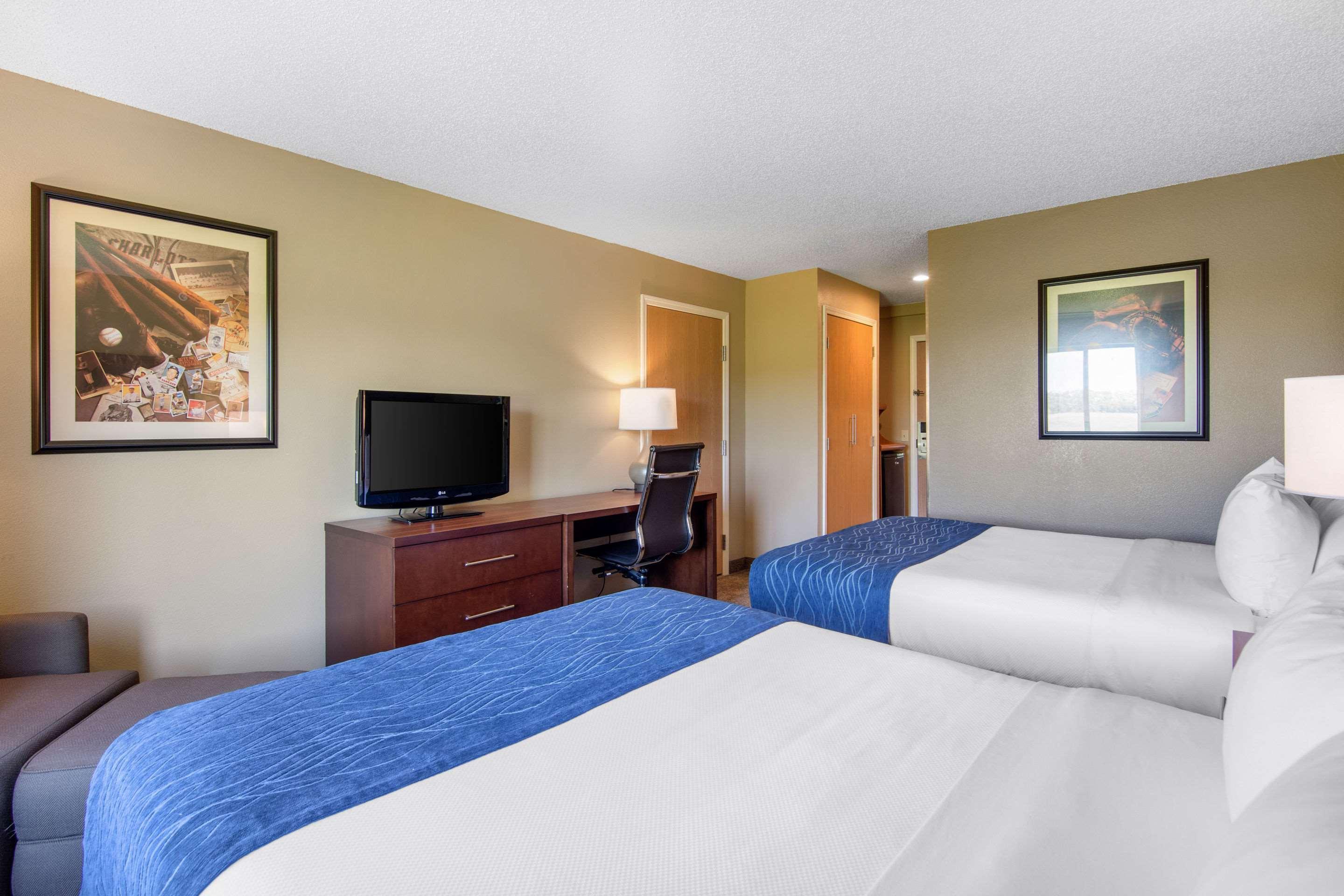Comfort Inn & Suites Cooperstown - Milford Екстериор снимка