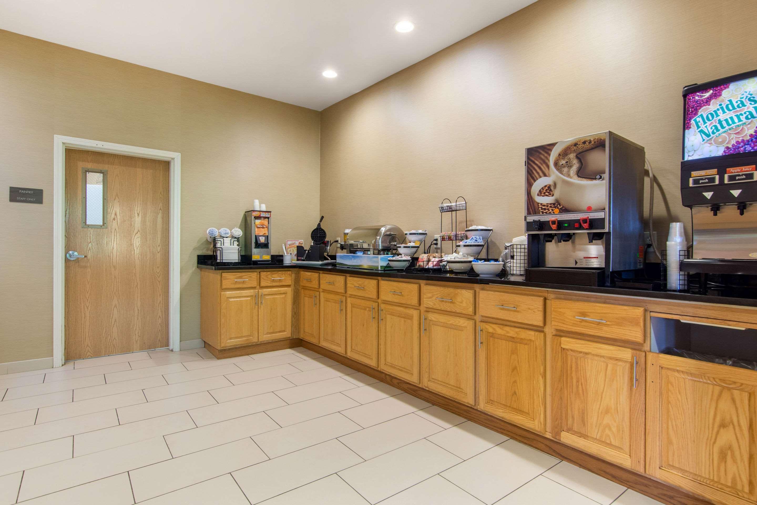 Comfort Inn & Suites Cooperstown - Milford Екстериор снимка