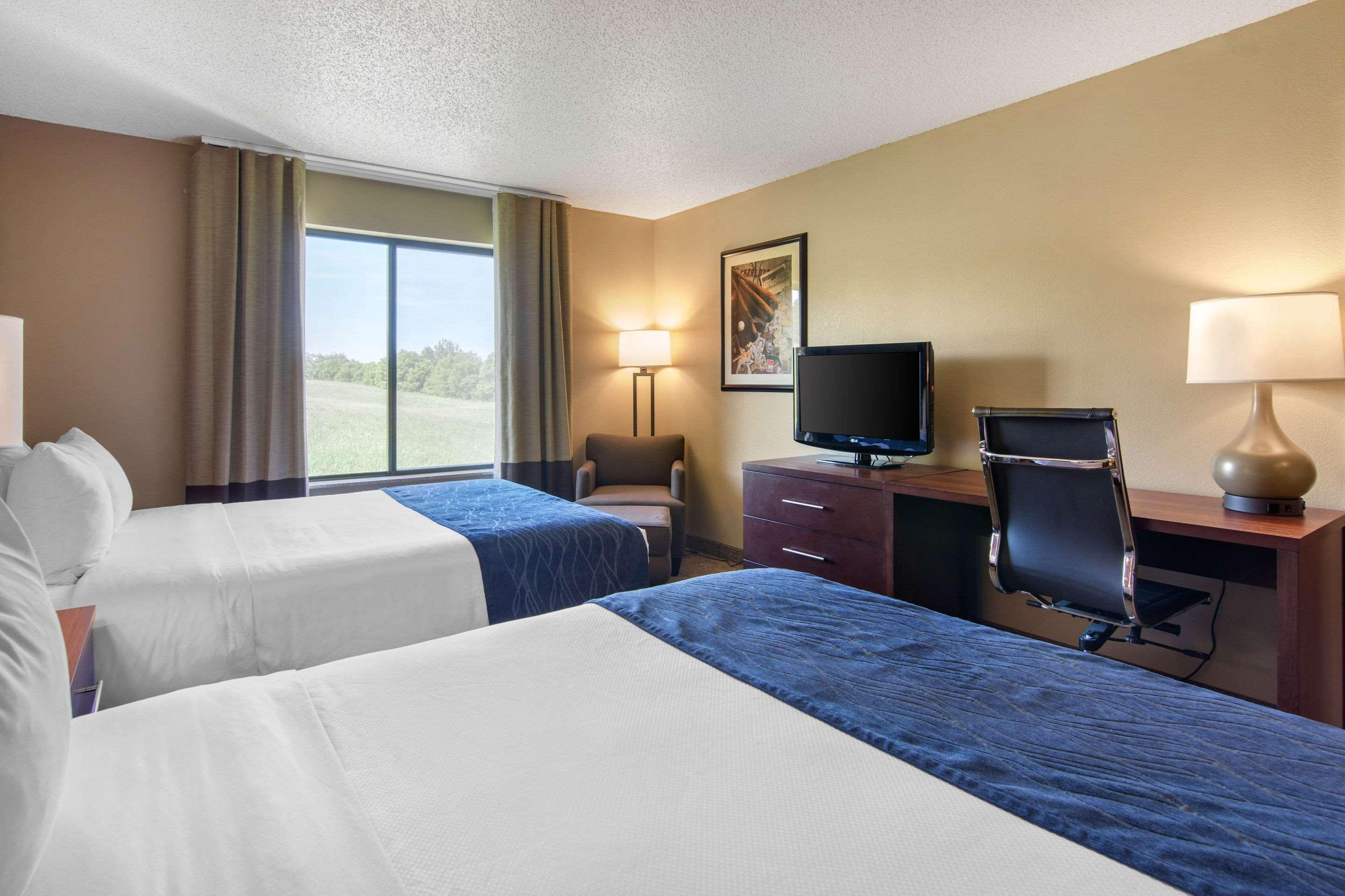 Comfort Inn & Suites Cooperstown - Milford Екстериор снимка