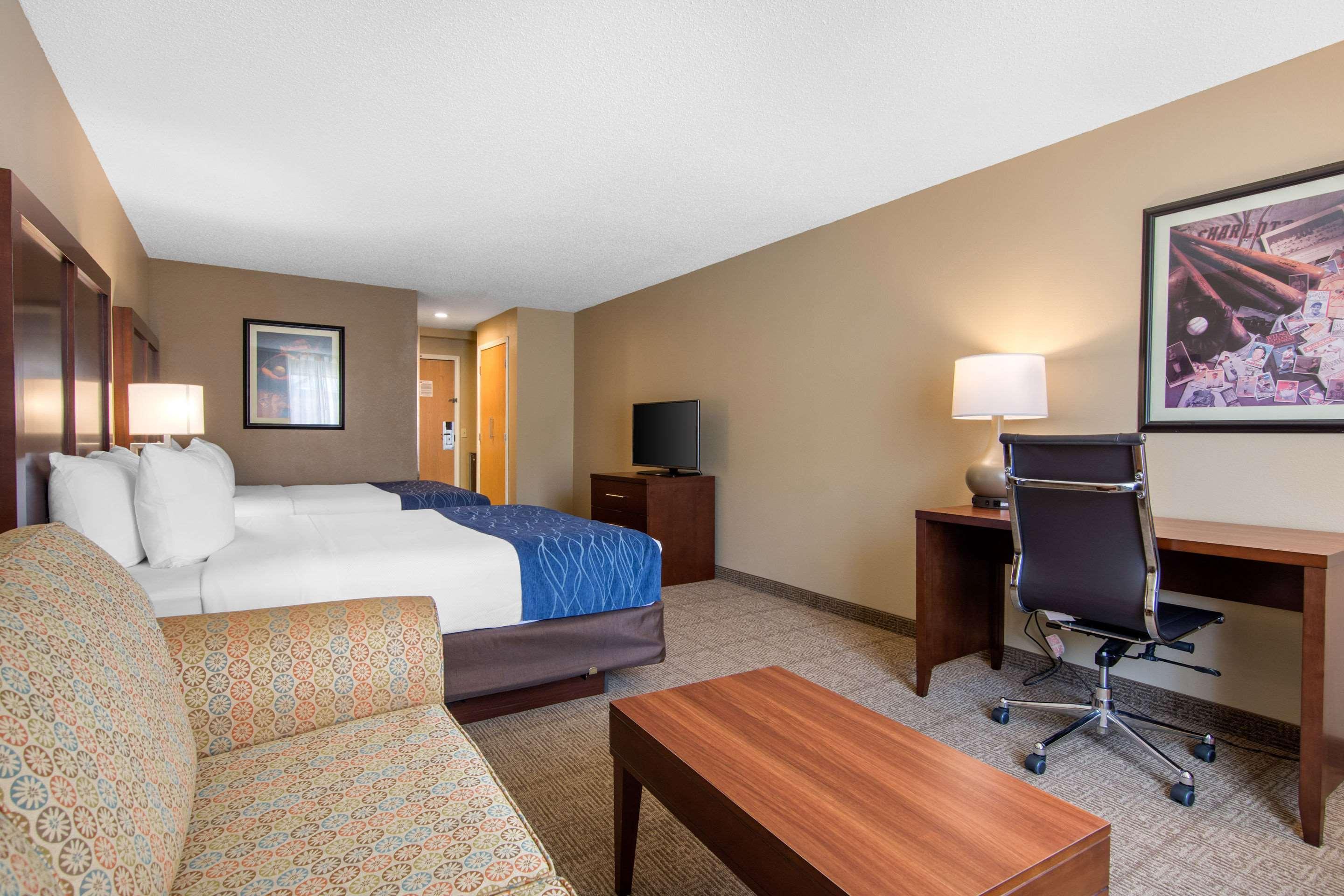 Comfort Inn & Suites Cooperstown - Milford Екстериор снимка