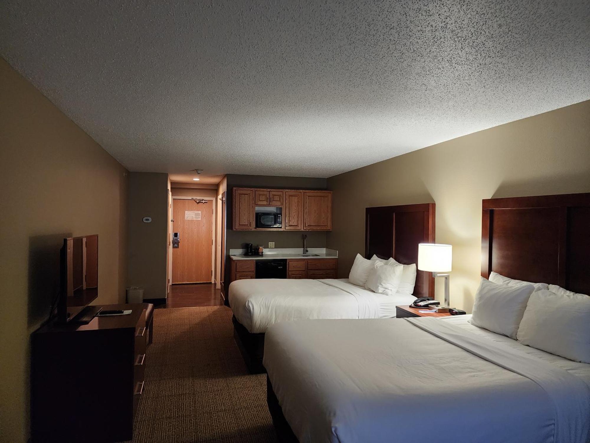 Comfort Inn & Suites Cooperstown - Milford Екстериор снимка
