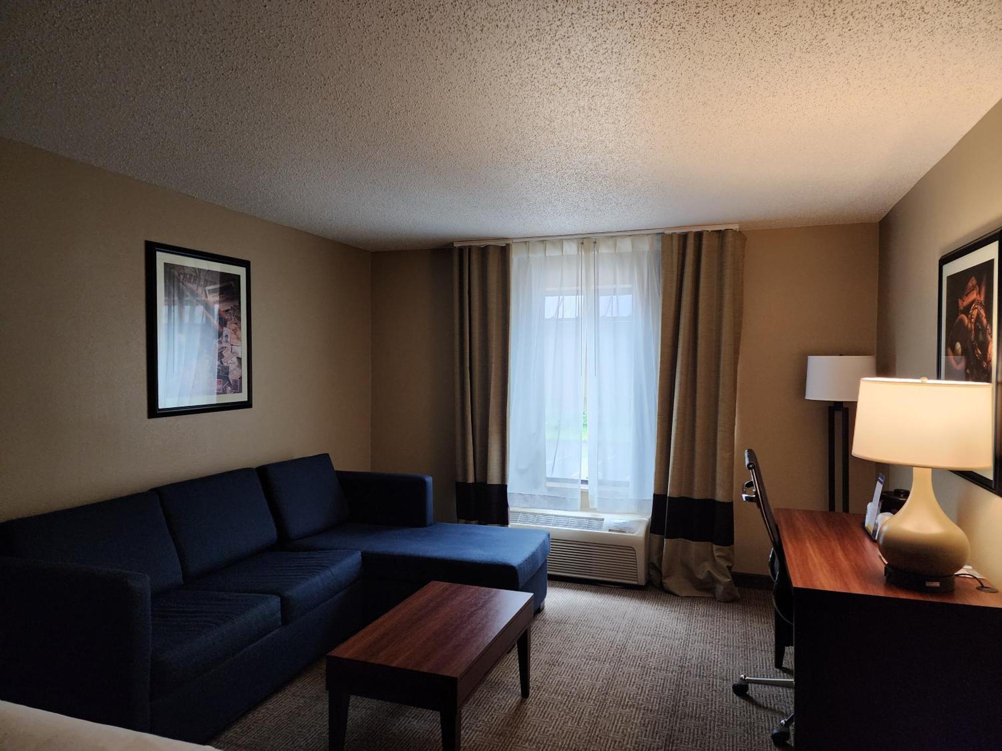 Comfort Inn & Suites Cooperstown - Milford Екстериор снимка